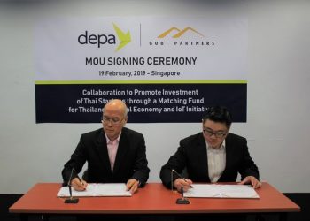 Dr. Passakon Prathombutr, Senior Executive Vice President of depa (left) with Dan Chong, COO of Gobi Partners (PHOTO from depa)