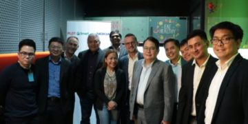 Smart and PLDT executives Joachim Horn, Chaye Cabal-Revilla, Ricky Vargas, Mario G. Tamayo with counterparts from Nokia Philippines led by Andrew Cope during the 5G-SA video call trial conducted in Makati City.