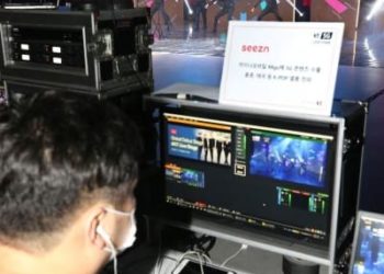 KT is rehearsing 'KT Live Stage', which is high-definition global streaming of K-pop contents