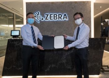 (L-R) Fang-How, Lim, regional director of Southeast Asia, Zebra Technologies; and, Toh Ser Khoon, director of Singapore Polytechnic’s School of Electrical and Electronic Engineering
