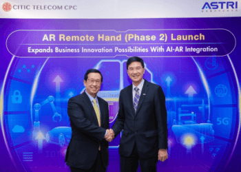 (Left to right)  Esmond Li, CEO of CITIC Telecom CPC, and Dr. Denis Yip, CEO of ASTRI
