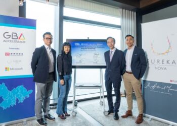 From left to right] Victor Chong, director, enterprise commercial, Microsoft Hong Kong; Cally Chan, general manager, Microsoft Hong Kong and Macau; Paul Sin, director of technology & transformation, NWD; and Ben Wong, head of open innovation, NWD