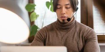Photo by MART PRODUCTION: https://www.pexels.com/photo/man-in-brown-turtle-neck-shirt-with-headset-and-mouthpiece-7709244/