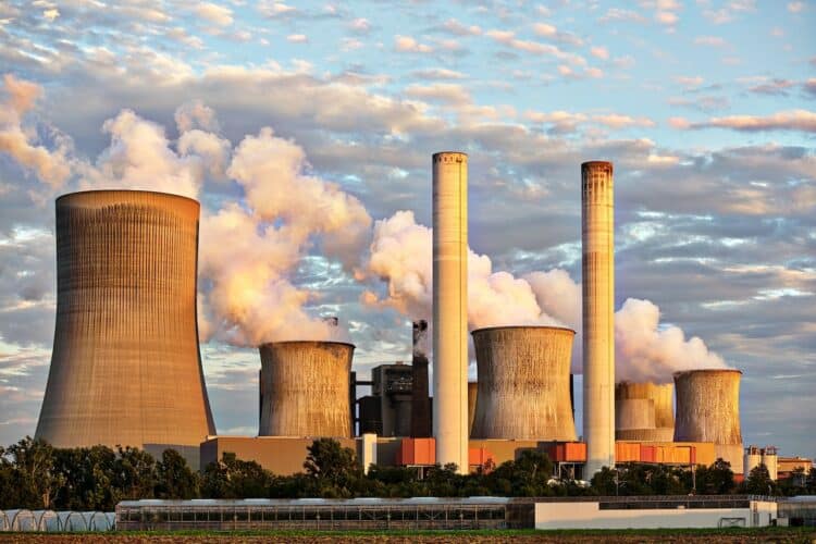 Photo by Pixabay: https://www.pexels.com/photo/air-air-pollution-chimney-clouds-459728/