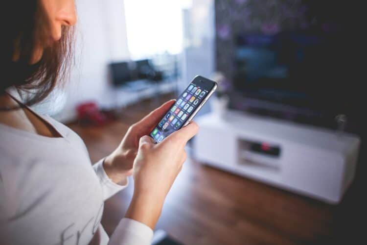 Photo by picjumbo.com: https://www.pexels.com/photo/woman-wearing-white-v-neck-shirt-using-space-gray-iphone-6-225232/