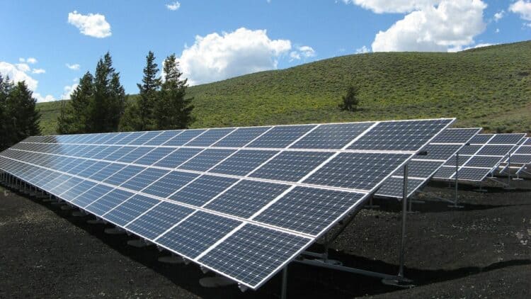 Photo by Pixabay: https://www.pexels.com/photo/black-and-silver-solar-panels-159397/