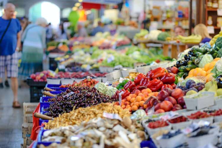 Photo by PhotoMIX Company: https://www.pexels.com/photo/vegetables-stall-868110/