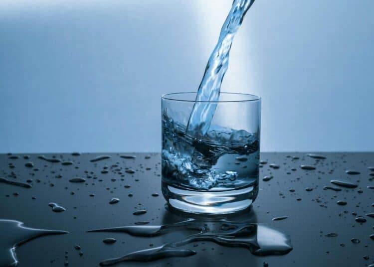 Photo by Pixabay: https://www.pexels.com/photo/clean-clear-cold-drink-416528/