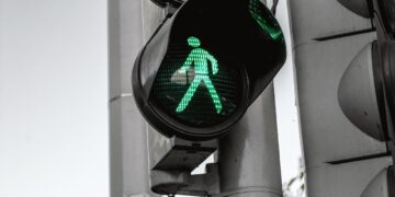 Photo by JESHOOTS.com: https://www.pexels.com/photo/close-up-photo-of-traffic-light-display-442584/
