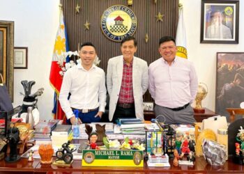 from left: Clyde D. Maru, Relationship Manager, PLDT Enterprise; Hon. Michael L. Rama, the visionary Mayor of Cebu City; and Kent De La Calzada, AVP and Head of Customer Relationship Management-Visayas, PLDT Enterprise
