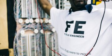 Photo by Field Engineer: https://www.pexels.com/photo/crop-focused-black-engineer-with-handset-checking-connection-442158/