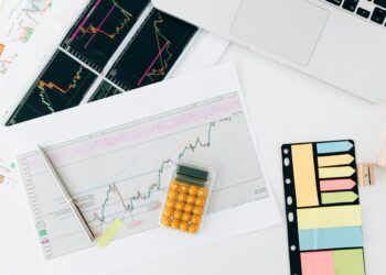 Photo by Nataliya Vaitkevich: https://www.pexels.com/photo/orang-calculator-on-white-printer-paper-7172827/