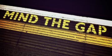 Photo by Pixabay: https://www.pexels.com/photo/mind-the-gap-signage-258063/