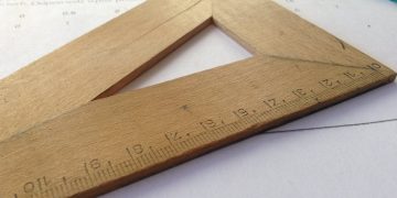 Photo by Dawid Małecki from Pexels: https://www.pexels.com/photo/brown-wooden-measuring-tool-21661/