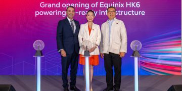 (From right to left) Ben Li, Senior Operations Director, Joanne Hon, Managing Director, , Cyrus Adaggra, President, Asia-Pacific, Equinix