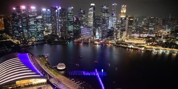 Photo by Bojána Noémi Molnár from Pexels: https://www.pexels.com/photo/stunning-night-view-of-singapore-skyline-35851523/