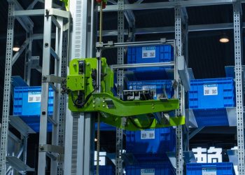 Photo by Peter Xie from Pexels: https://www.pexels.com/photo/automated-warehouse-robotic-system-with-blue-crates-36522028/